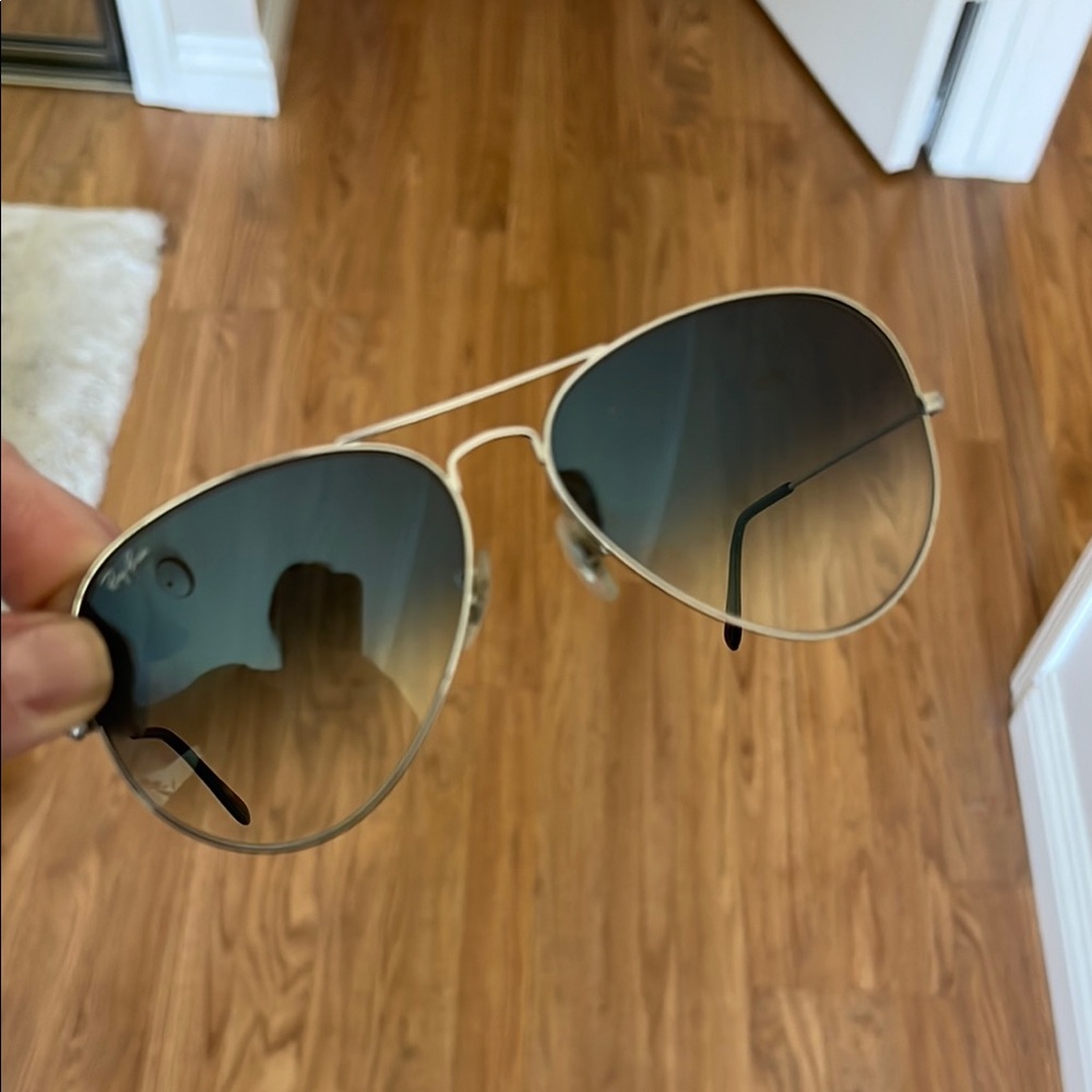 Ray-Ban Aviator Sunglasses - Silver Frame with blue Lenses